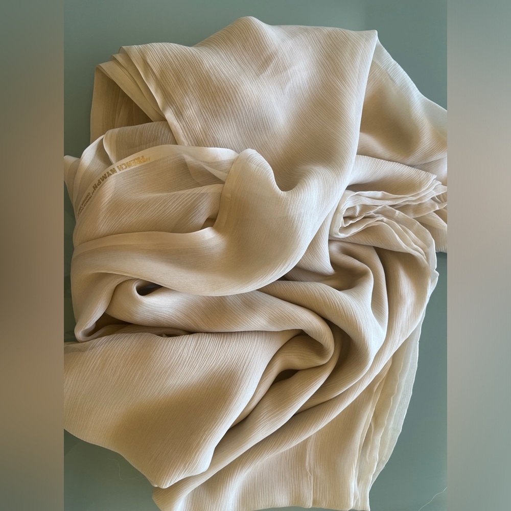 New fabric French Nymph Chiffon 100% Silk 36 Gms 46" Wide 6.5 yds crafts Ivory